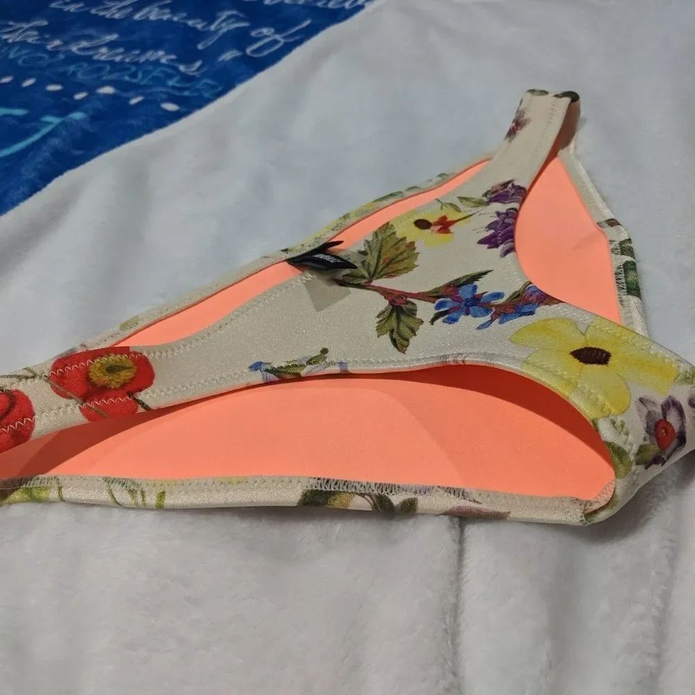 Triangl Ivory Multicolor Floral Bikini Bottom - Picture 5 of 5